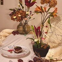 My project for course: Floral Arrangement Design with Seasonal Blooms. Design de interiores, Paisagismo, Decoração de interiores, DIY, Design floral e vegetal, e Fotografia projeto de Karanbir Gogna - 07.11.2022