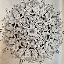 Mein Abschlussprojekt für den Kurs: Mandalas selber machen: Gestalte geometrische Muster. Drawing & Ink Illustration project by Andrea Gunkler - 11.08.2022