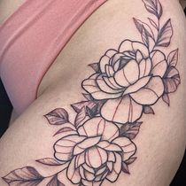 Meu projeto do curso: Tatuagem botânica com pontilhismo. Un progetto di Illustrazione tradizionale, Design di tatuaggi e Illustrazione botanica di ananda_lisboa3 - 08.11.2022