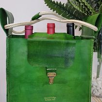 My project for course: Handmade Leather Bag Creation for Beginners. Design, Accessor, Design, Arts, Crafts, and Sewing project by Shelia Hines Coleman - 10.29.2022