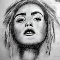 Mi proyecto del curso: Retrato artístico al carboncillo: creando atmósferas. Ilustração tradicional, Artes plásticas, Desenho, Desenho de retrato, Desenho realista, e Desenho artístico projeto de Ana - 13.11.2022