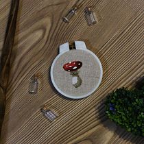 My project for course: Miniature Needlework: Make Embroidered Jewelry. Un projet de Design de bijoux, Broderie , et Design textile de Vali Stoycheva - 14.11.2022