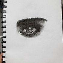Mi proyecto del curso: Retrato artístico al carboncillo: creando atmósferas. Ilustração tradicional, Artes plásticas, Desenho, Desenho de retrato, Desenho realista, e Desenho artístico projeto de Adela Arsuaga - 20.11.2022