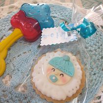 Galletas de agradecimiento recién nacido🥰. Design, Painting, and DIY project by Ross Lopez - 10.10.2022