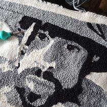 Mi proyecto del curso: Bordado con punch needle: pasa de la imagen al retrato. Un progetto di Ricamo, Punch needle e Textile Design di Carla Contreras - 24.11.2022