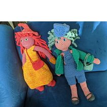 Mi proyecto del curso: Amigurumi: diseño de ropa, pelo y complementos. Un proyecto de Artesanía, Diseño de juguetes, Tejido, Crochet, Amigurumi y Diseño textil de Alessandra Sichi - 24.11.2022