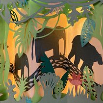 My project in Paper Cutting Illustration: Create Extraordinary Books - Junglebook. Een project van Traditionele illustratie, Redactioneel ontwerp, Papercraft, Stor, telling,  Boekbinding, Kinderillustratie, DIY, Verhaallijn y  Ontwerp van melizadisna - 24.11.2022