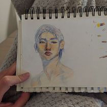Mój projekt z kursu: Rysowanie ekspresyjnych portretów kredkami . Drawing, Portrait Drawing, Sketchbook, and Colored Pencil Drawing project by Aga Rożniatowska - 11.25.2022