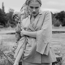 My project for course: Editorial Photography from the Art Director’s Perspective. Art Direction, Fashion Photograph, and Portrait Photograph project by Mila Andries - 11.27.2022