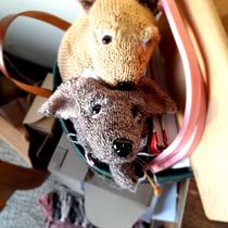 Cachorro realista tejido. Fiber Arts, DIY, Knitting, and Textile Design project by loremanba - 11.27.2022