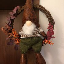 Il mio progetto del corso: Creazione di una ghirlanda autunnale. Design, Design de interiores, Paisagismo, DIY, Design floral e vegetal, e Design têxtil projeto de Eva Pertile - 29.11.2022