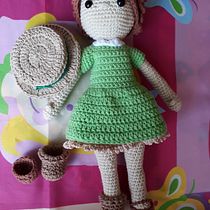 Mi proyecto del curso: Amigurumi: diseño de ropa, pelo y complementos. Un proyecto de Artesanía, Diseño de juguetes, Tejido, Crochet, Amigurumi y Diseño textil de Julia María Cortes - 30.11.2022