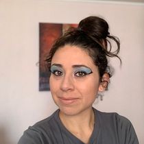 Mi proyecto del curso: Introducción a las técnicas profesionales de maquillaje. Een project van Film, video en televisie,  Art direction,  Modeontwerp y Modefotografie van lorena Díaz Galleguillos - 28.11.2022