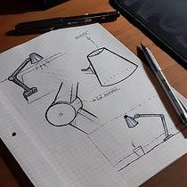Lampara de mesa ajustable - Introducción al sketching para diseño de producto. Un proyecto de Diseño, Diseño de producto, Bocetado, Dibujo y Sketchbook de Marco Santino Rezzonico - 30.11.2022