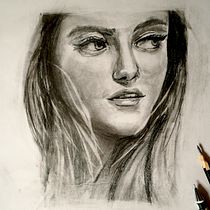 My project for course: Artistic Charcoal Portraiture: Creating Atmosphere. Ilustração tradicional, Artes plásticas, Desenho, Desenho de retrato, Desenho realista, e Desenho artístico projeto de Mahdi Ahmed - 29.11.2022