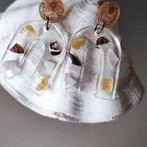 Meu projeto do curso: Design de joalheria com resina. Un progetto di Design di accessori, Artigianato, Design di gioielli e DIY di Marina Dominguez - 02.12.2022