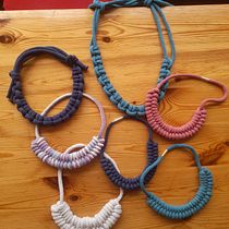 My project for course: Rope Jewelry for Beginners: Make Your Own Necklaces. Un progetto di Artigianato, Design di gioielli, Macramè e Textile Design di Julie Capell - 23.11.2022