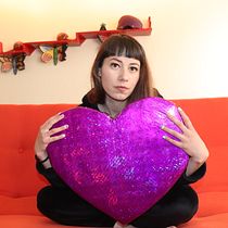 Visualizer Amores Amores . Un progetto di Cinema, video e TV, Video, TV, Stor, telling e YouTube Marketing di Leandro Lima - 01.10.2022