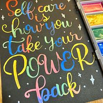 My project for course: Lettering with Metallic Watercolors. Un progetto di Lettering, Pittura ad acquerello, H e lettering di m_just_tryingsomethingnew - 07.12.2022