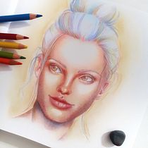 Il mio progetto del corso: Ritratti vivaci con matite colorate. Drawing, Portrait Drawing, Sketchbook, and Colored Pencil Drawing project by chiaramicacchioni - 12.07.2022