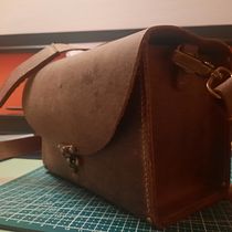 Il mio progetto del corso: Creazione di borse di pelle per principianti. Design, Accessor, Design, Arts, Crafts, and Sewing project by Annachiara Varini - 12.11.2022