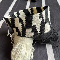 Mi proyecto del curso: Introducción al tapestry. Un proyecto de Diseño de complementos, Pattern Design, Tejido, Crochet y Diseño textil de Sandra Rodríguez Fernández - 13.12.2022