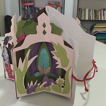 Mi proyecto del curso: Ilustración con papercut: crea libros extraordinarios. Een project van Traditionele illustratie, Redactioneel ontwerp, Papercraft, Stor, telling,  Boekbinding, Kinderillustratie, DIY y Verhaallijn van Gloria Candioti - 07.12.2022