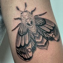 My project for course: Tattoo for Beginners. Tattoo Design project by Anne Dutra - 12.15.2022