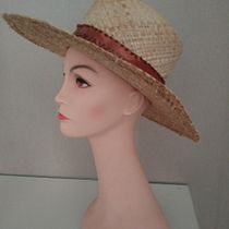 Mi proyecto del curso: Diseño y confección de sombreros de principio a fin. Un progetto di Design di accessori, Fashion design e Cucito di monicasilquin - 16.12.2022
