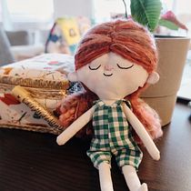 Mi proyecto del curso: Muñecos de tela: diseño, costura y creación de contenido. Un projet de Artisanat, Conception de jouets, Réseaux sociaux, Photographie smartphone, Photographie de produits, Couture, Photographie pour Instagram , et Confection de patrons et vêtements de Ángela Fariña - 19.12.2022