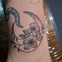 Mi proyecto del curso: Tatuaje botánico con puntillismo. Ilustração tradicional, Desenho de tatuagens e Ilustração botânica projeto de Kamila Mercado - 18.12.2022