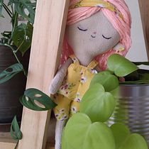 Mi proyecto del curso: Muñecos de tela: diseño, costura y creación de contenido. Un projet de Artisanat, Conception de jouets, Réseaux sociaux, Photographie smartphone, Photographie de produits, Couture, Photographie pour Instagram , et Confection de patrons et vêtements de Anabel Vega - 17.12.2022
