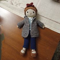 Mi proyecto del curso: Amigurumi: diseño de ropa, pelo y complementos. Un proyecto de Artesanía, Diseño de juguetes, Tejido, Crochet, Amigurumi y Diseño textil de Natalia Fermoselle Martinez - 21.12.2022