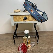 Il mio progetto del corso: Ricamo con perline: crea accessori per capelli, christmas capsule . Design de acessórios, Artesanato, Design de moda, Bordado, Design têxtil, e Design projeto de Federica Baldo - 23.12.2022