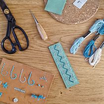 Mein Abschlussprojekt für den Kurs: Sticken auf Holz: Kunst mit Naturinspiration. Un proyecto de Bordado, Carpintería y Diseño textil de Jasmin Wörndle - 27.12.2022