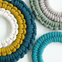 Mi proyecto del curso: Iniciación a la bisutería con cordón: fabrica tus propios collares. Un proyecto de Artesanía, Diseño de jo, as, Macramé y Diseño textil de ananasartpaper - 28.12.2022