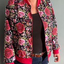 My project for course: Make and Customize Your First Bomber Jacket. Design de moda, Costura, e Modelagem e confecção projeto de Fleur van de Put - 28.12.2022