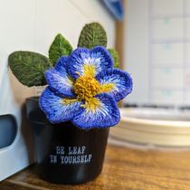 Mi proyecto del curso: Bordado stumpwork: crea adornos en 3D. Een project van Sieradenontwerp, Borduurwerk y Textielontwerp van Victoria Padvel - 30.12.2022
