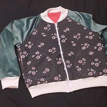 My project for course: Make and Customize Your First Bomber Jacket. Design de moda, Costura, e Modelagem e confecção projeto de Tehila Bar - 30.12.2022