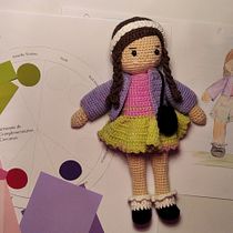 Mi proyecto del curso: Amigurumi: diseño de ropa, pelo y complementos. Un proyecto de Artesanía, Diseño de juguetes, Tejido, Crochet, Amigurumi y Diseño textil de María Hermida - 31.12.2022