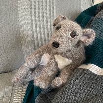 Mon projet du cours : Tricot réaliste en laine : créez un chiot en peluche. Fiber Arts, DIY, Knitting, and Textile Design project by Emmanuelle - 01.03.2023