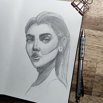 My project for course: Graphite Line Drawing for Portrait Sketchbooking. Esboçado, Desenho, Desenho de retrato, e Sketchbook projeto de Dominique Celine - 09.01.2023