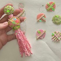 Mi proyecto del curso: Diseño de piezas decorativas con lentejuelas. Un projet de Création d'accessoires, Artisanat, Conception de produits, Design textile , et Design de bijoux de Isabela Gomez - 09.01.2023