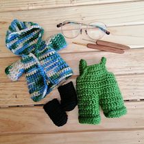 Mi proyecto del curso: Amigurumi: diseño de ropa, pelo y complementos. Un proyecto de Artesanía, Diseño de juguetes, Tejido, Crochet, Amigurumi y Diseño textil de Esmeralda Prieto Palacios - 10.01.2023