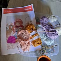 Mi proyecto del curso: Elaboración de muñecas amigurumi románticas. Un proyecto de Artesanía, Diseño de juguetes, Tejido, Crochet, Amigurumi y Diseño textil de Maria de los Ángeles VIDARTE GONZÁLEZ - 10.01.2023