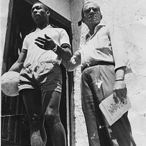 La foto de mi abuelo con Pelé. Cop, writing, Video, Social Media, Stor, telling, Mobile Marketing, Video Editing, Filmmaking, Script, Facebook Marketing, YouTube Marketing, Communication, and Narrative project by Roberto Fco. Ponce - 01.03.2023