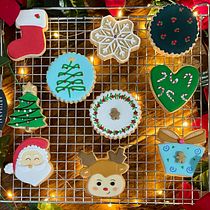 Mi proyecto del curso: Decoración de galletas con royal icing para principiantes. Design, Painting, and DIY project by Luz Celaya - 01.12.2023