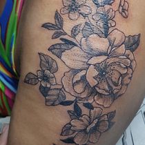 Meu projeto do curso: Tatuagem botânica com pontilhismo. Ilustração tradicional, Desenho de tatuagens e Ilustração botânica projeto de Natália Manga - 12.01.2023