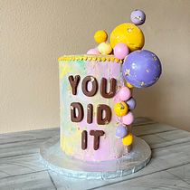 My project for course: Cake Design: Modern Decorating Techniques. Un progetto di Design e DIY di izdehar.banna - 13.01.2023