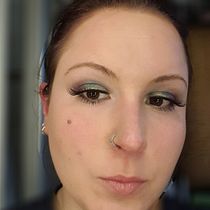 Mein Abschlussprojekt für den Kurs: Einführung in professionelle Schminktechniken. Projekt z dziedziny  Manager art, st, czn, Projektowanie mod i  Fotografia mod użytkownika skatemate200 - 16.01.2023